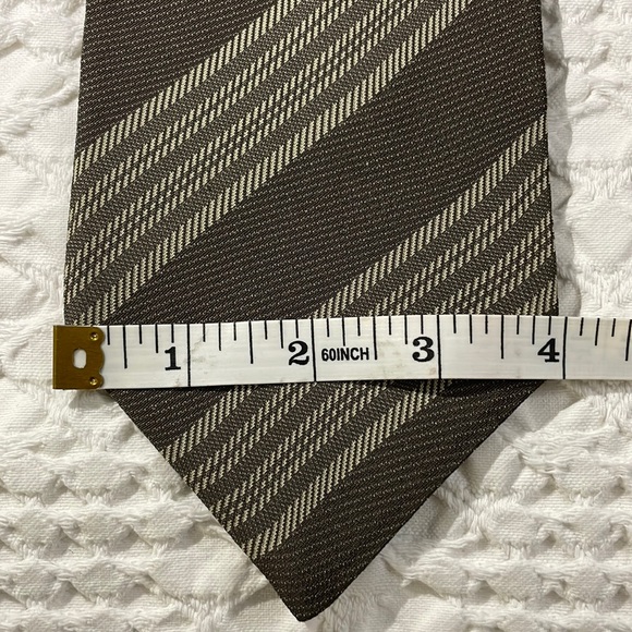 Giorgio Armani 100% Silk ‘Made in Italy’ Tie - Picture 6 of 7